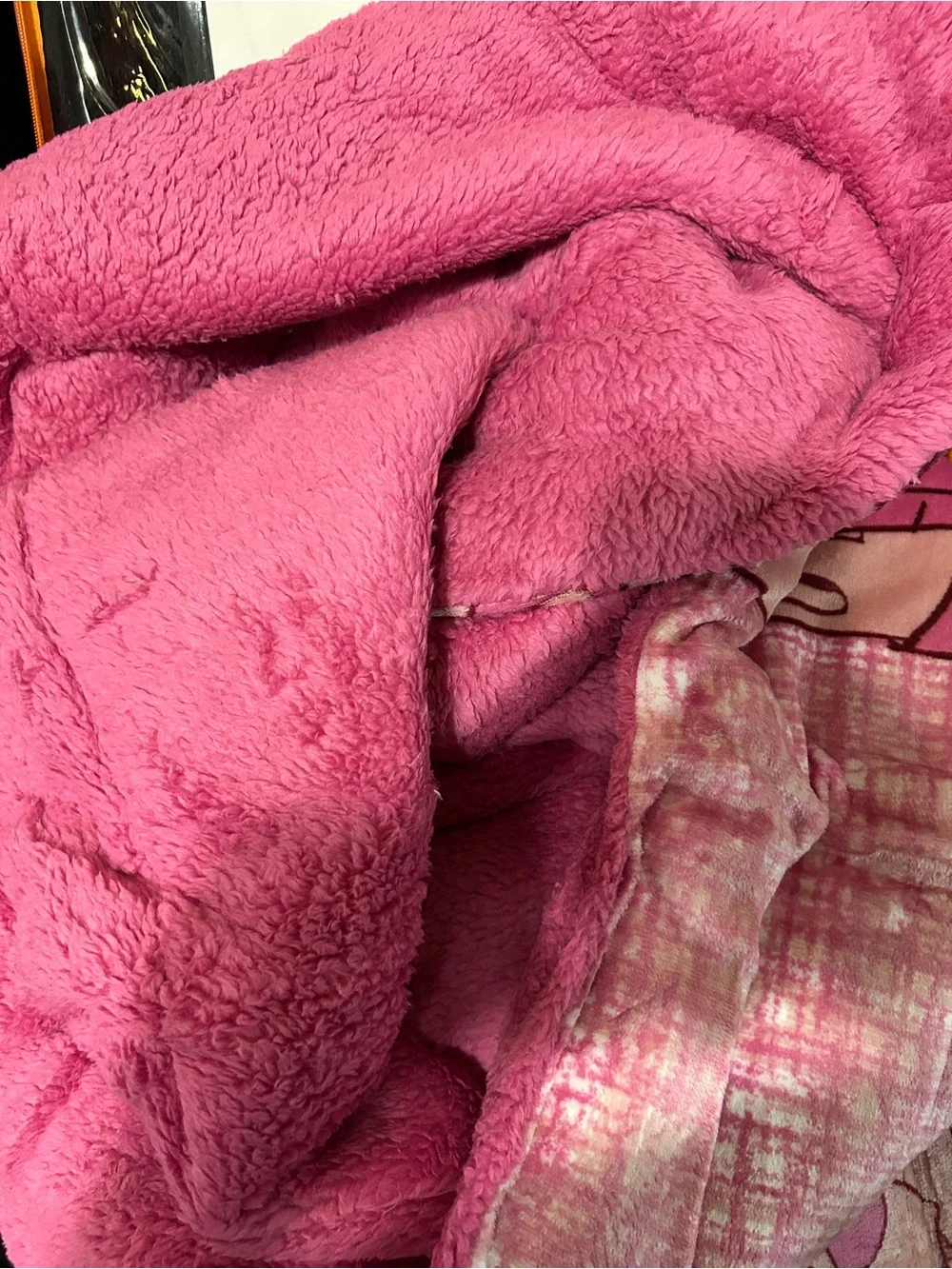 Flannel Borrego Comforter Set in Bright Pink - 5PCS